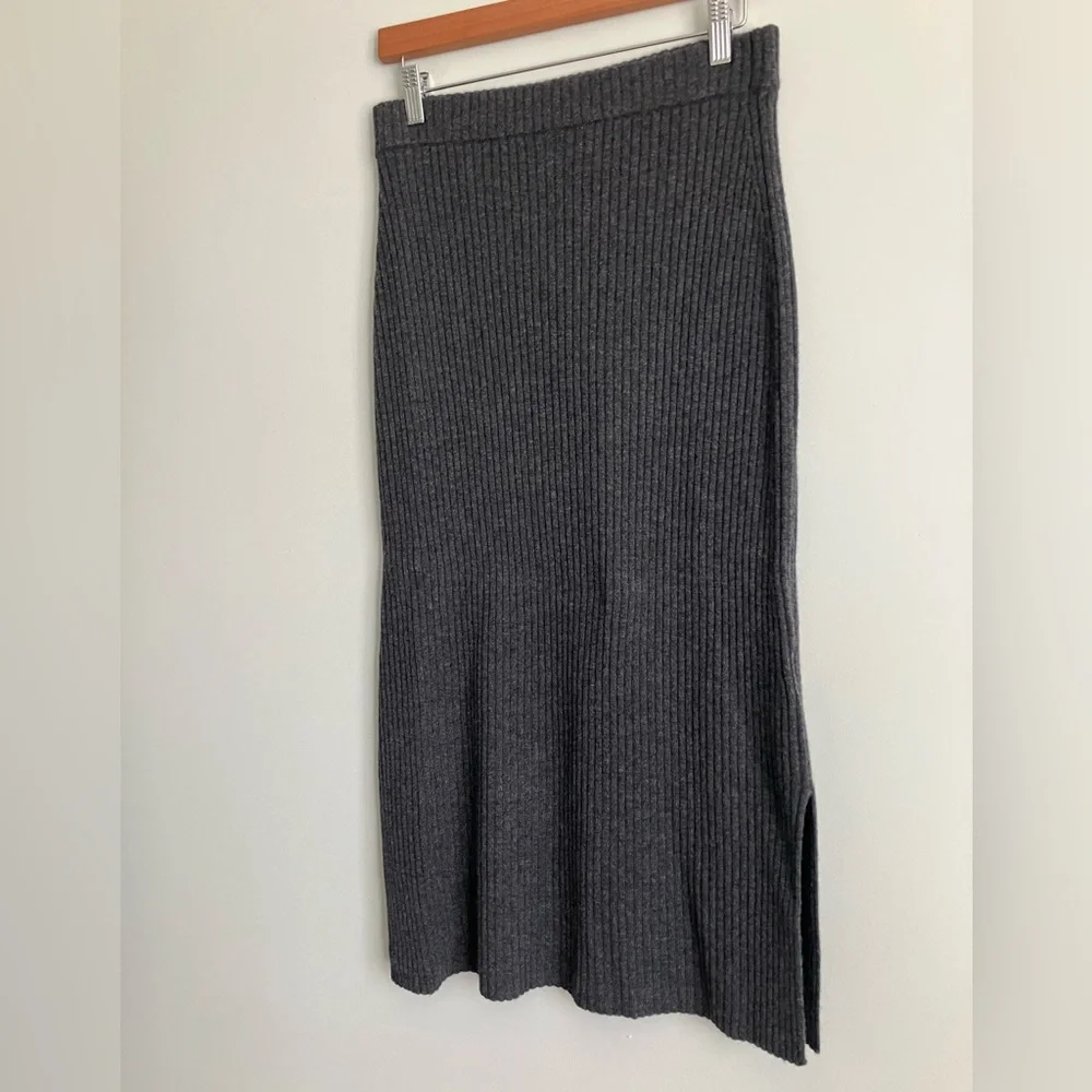 HUGO BOSS Charcoal Grey Ribbed Wool and Cashmere Blend MIDI Skirt Size M NWT - Picture 7 of 15